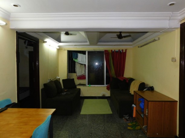 2 BHK Semi Furnished in Dheeraj Arcade , Bandra West